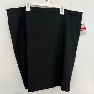 Women’s NWT Halogen black skirt, size 18